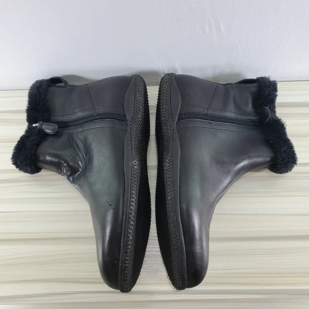 Softwalk Helena 9 Please Read Black Leather Faux Fur Lining Booties Zip Ankle